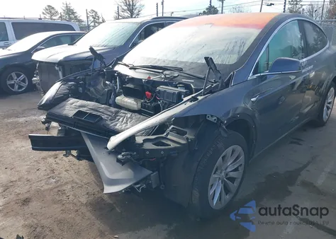 2020 Tesla Model X Long Range Dual Motor All-Wheel Drive/Long Range Plus Dual Motor All-Wheel Drive z USA, uszkodzony, nr VIN 5YJXCBE21LF250168